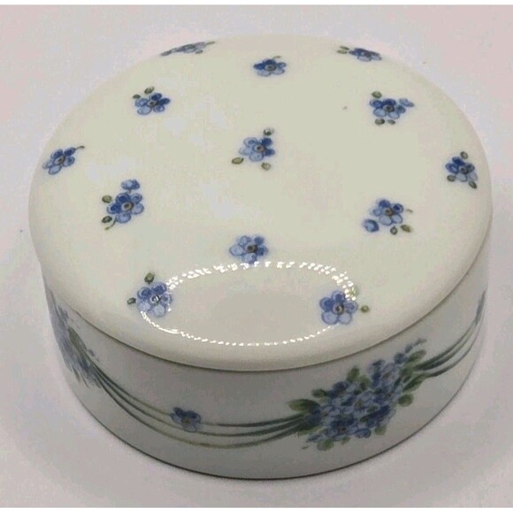 German Forget-me-Nots Blue and White Porcelain Trinket Box